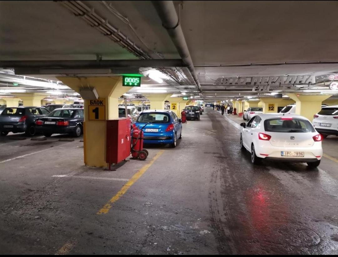 Calla 5 Apartment - Main Square, In The City Shopping Center - Parking Slot With Security And Video Camera Skopje Buitenkant foto