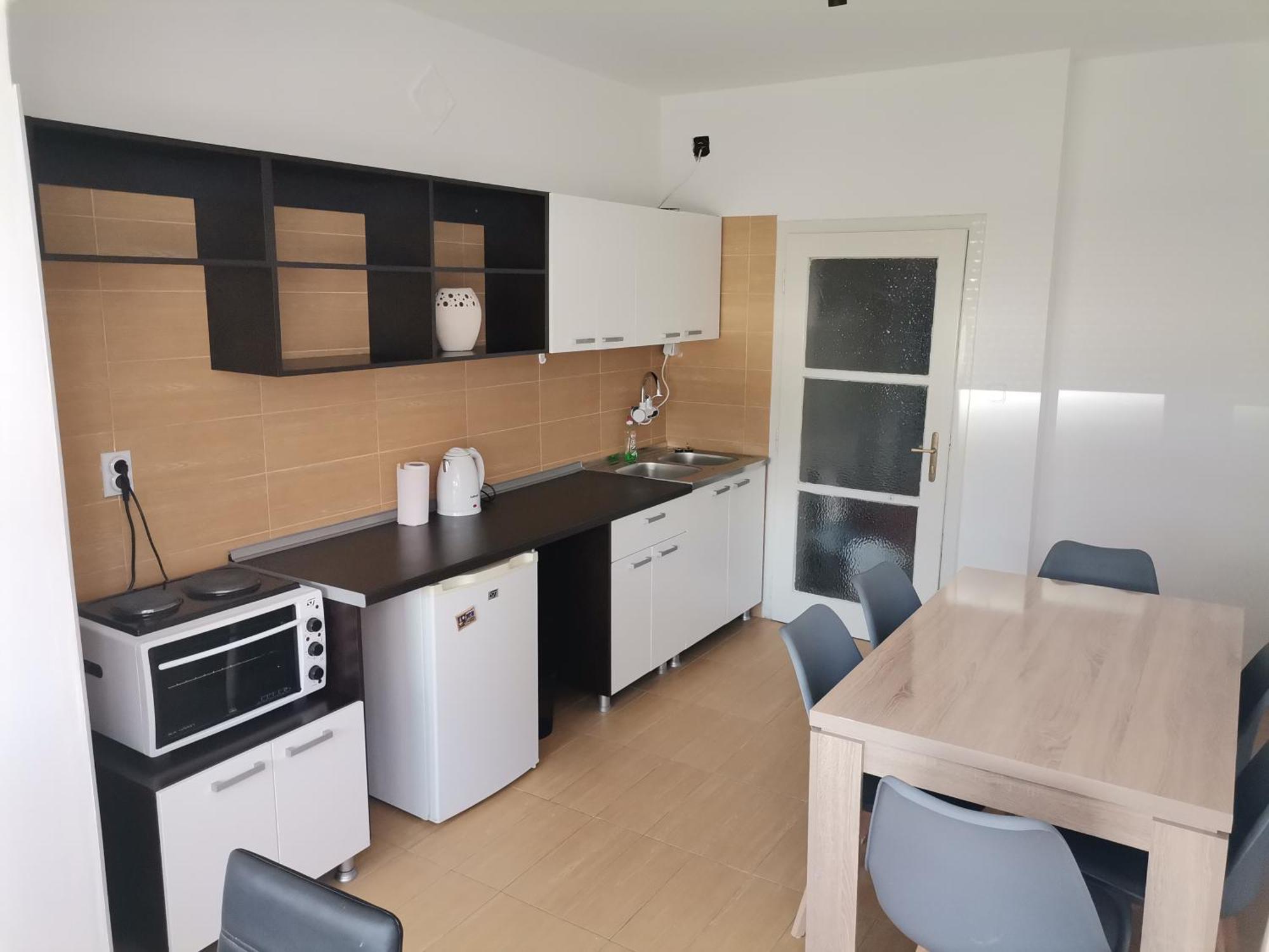 Calla 5 Apartment - Main Square, In The City Shopping Center - Parking Slot With Security And Video Camera Skopje Buitenkant foto