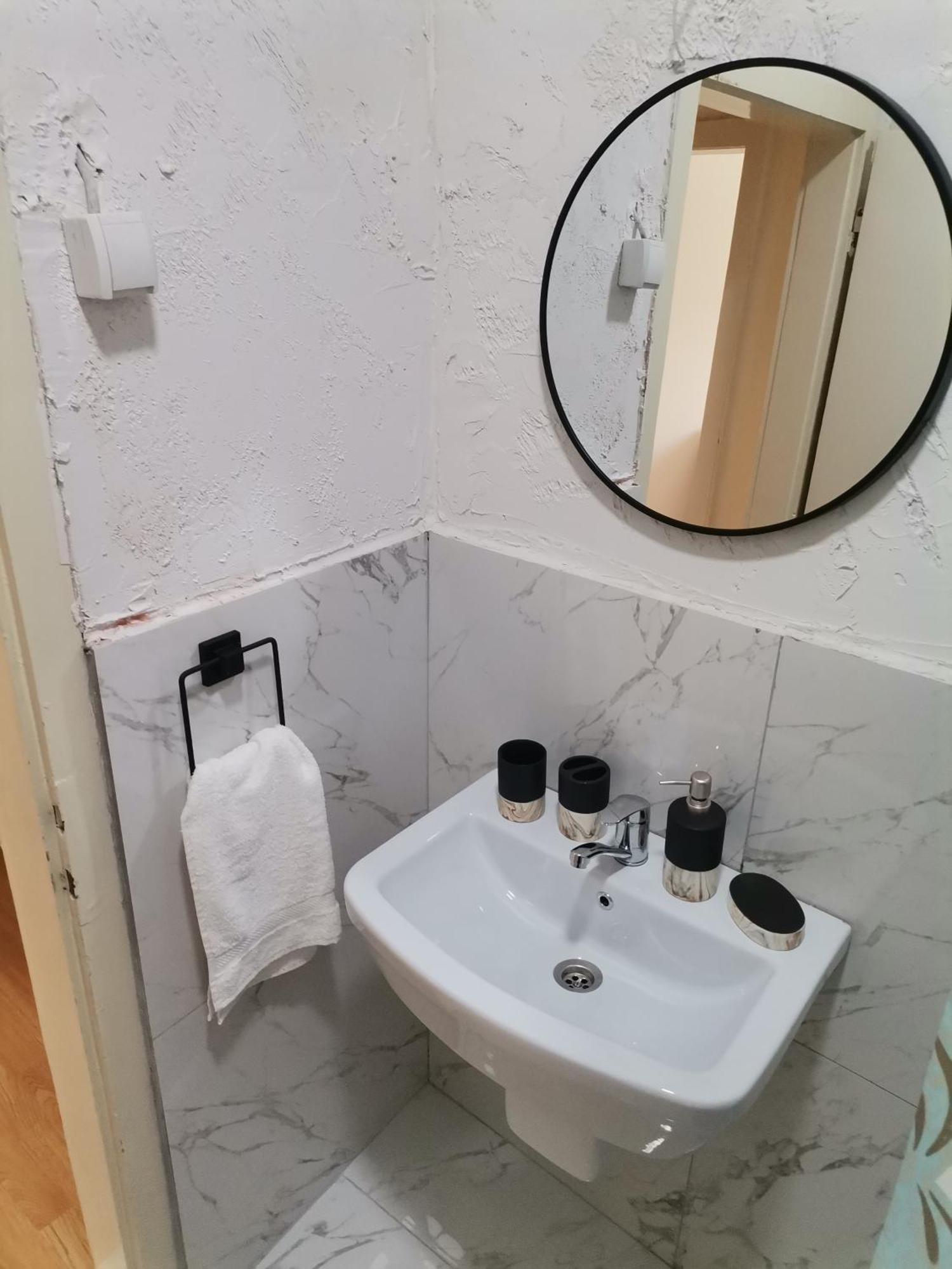 Calla 5 Apartment - Main Square, In The City Shopping Center - Parking Slot With Security And Video Camera Skopje Buitenkant foto