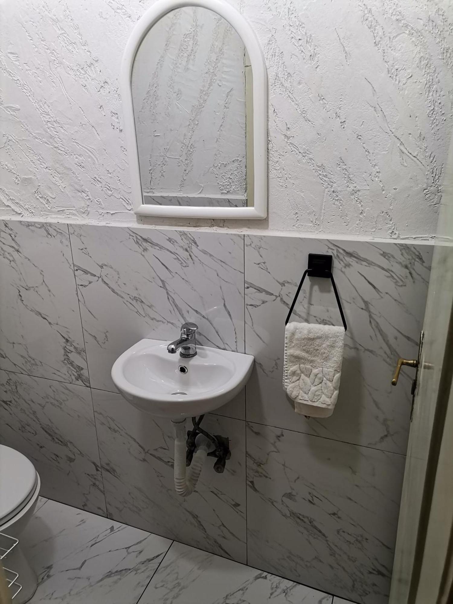 Calla 5 Apartment - Main Square, In The City Shopping Center - Parking Slot With Security And Video Camera Skopje Buitenkant foto